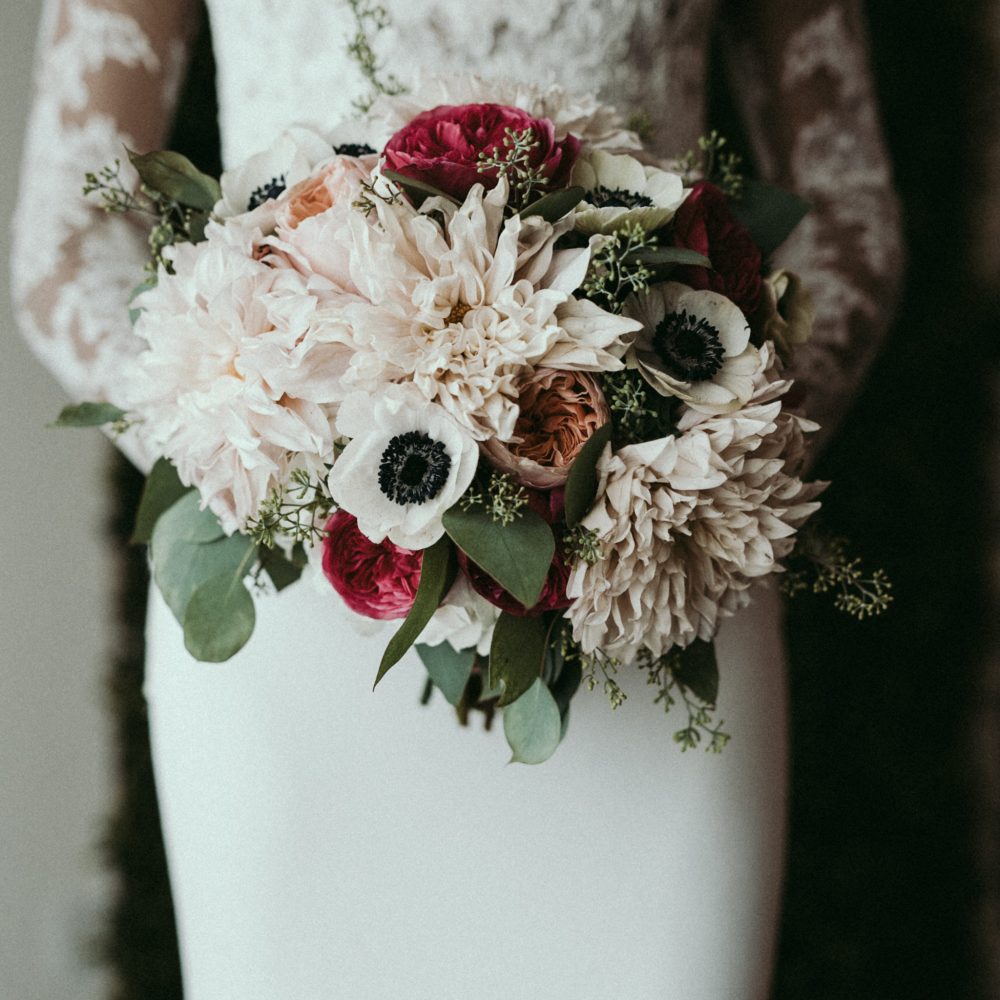 white and greenery wedding bouquet, bridal bouquet, orlando florist, pink and white bouquet